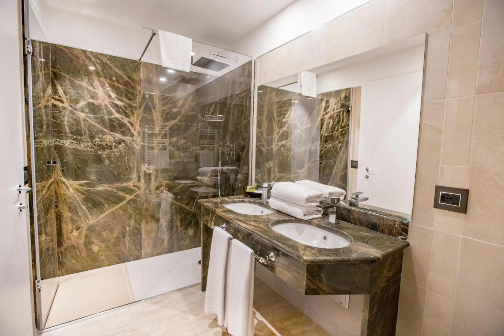 Victoria Palace Cefalu