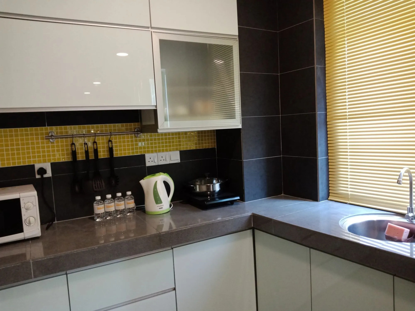 Lemon8 Hotel Apartment