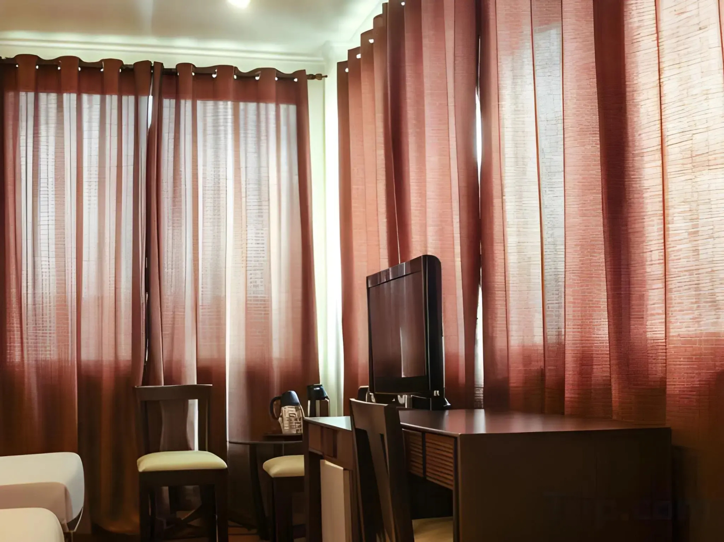 De Luxe Hotel