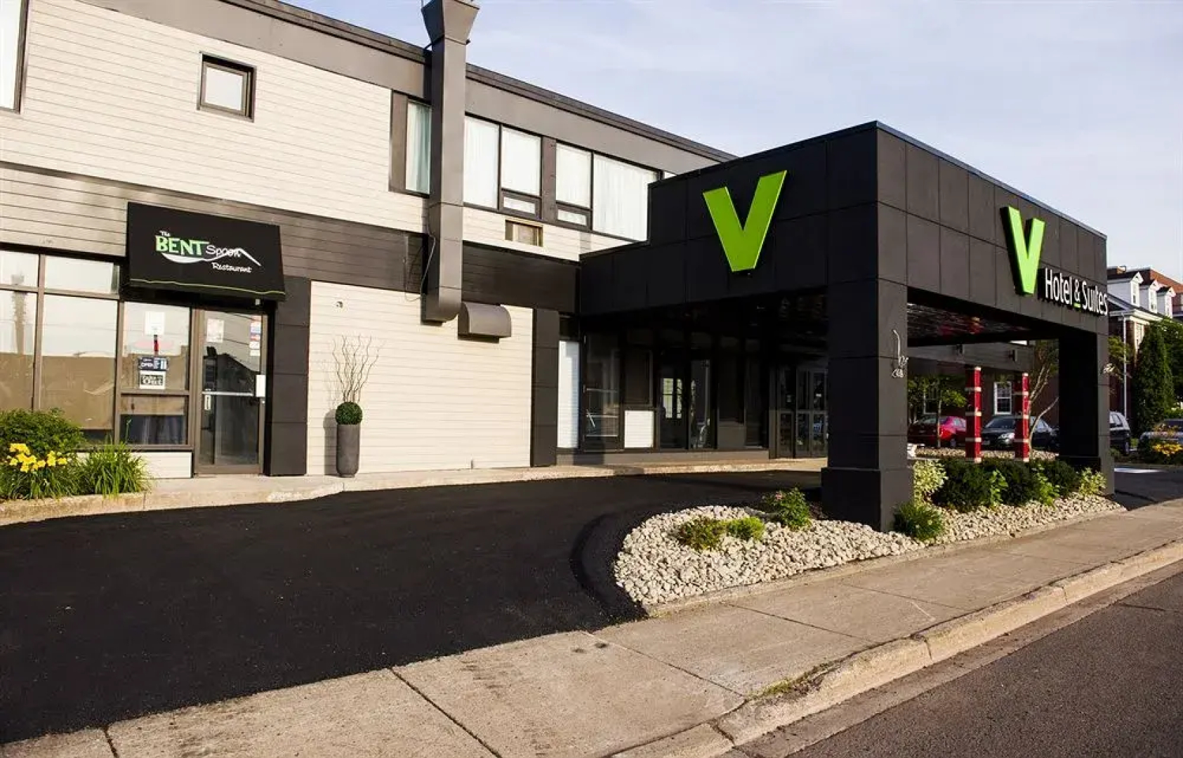 V Hotel & Suites