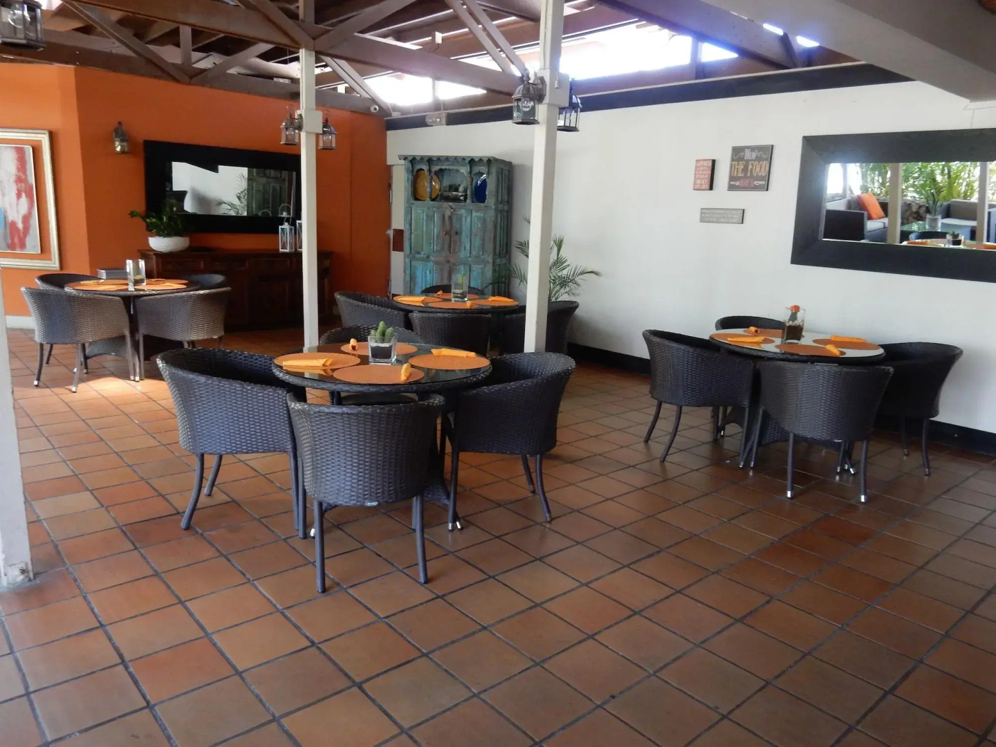 voco Surfside Aruba by IHG