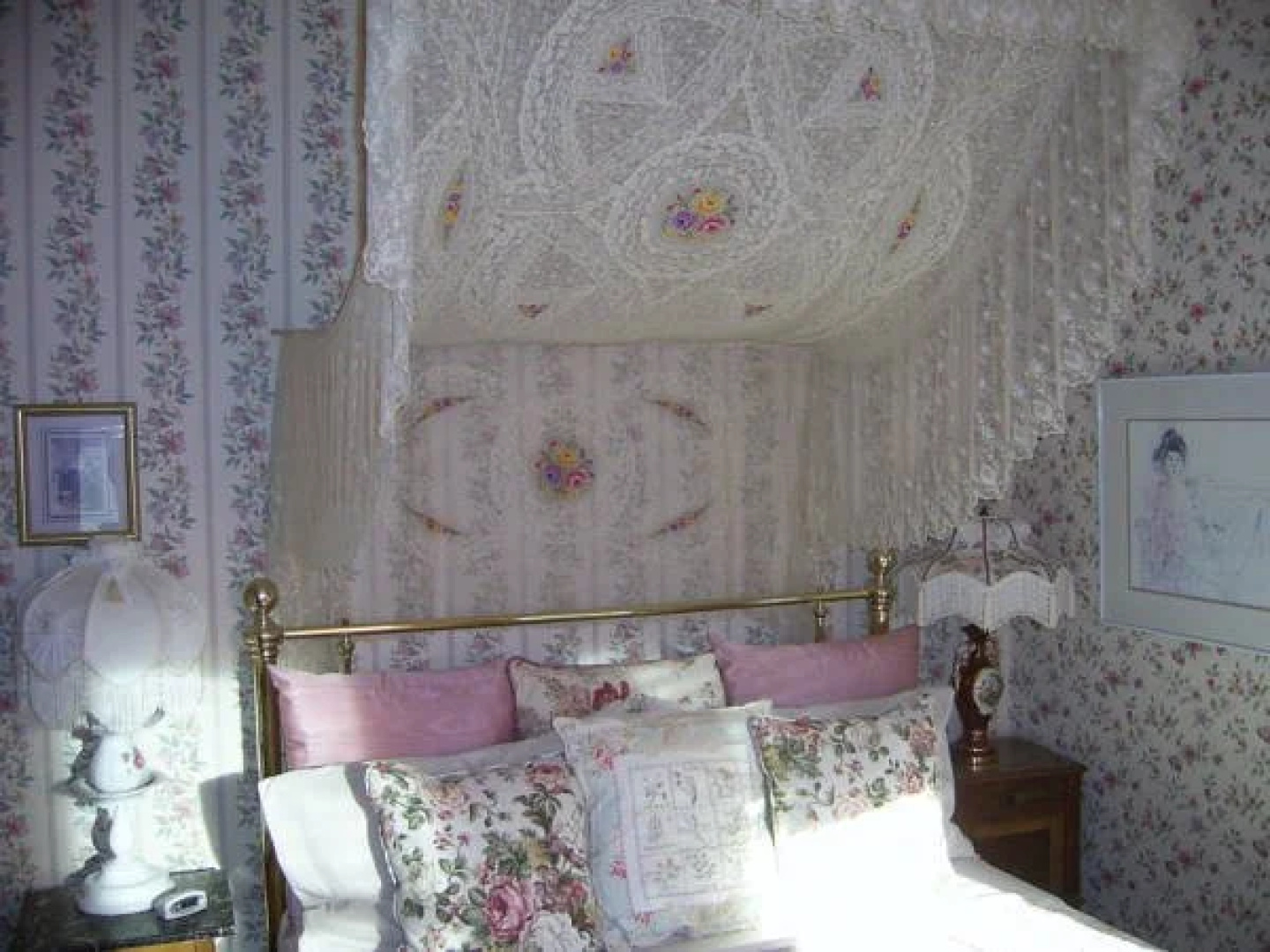 The Artist and The Quiltmaker - Victorian Bed and Breakfast