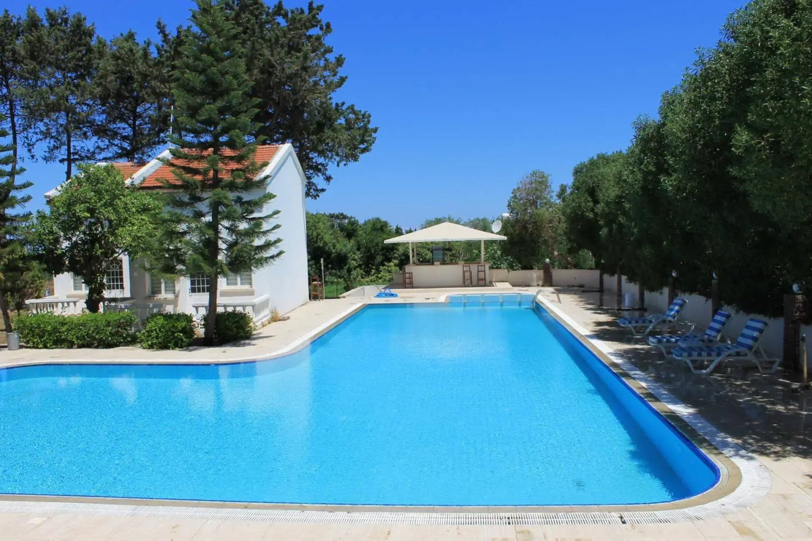 The Prince Inn Hotel & Villas