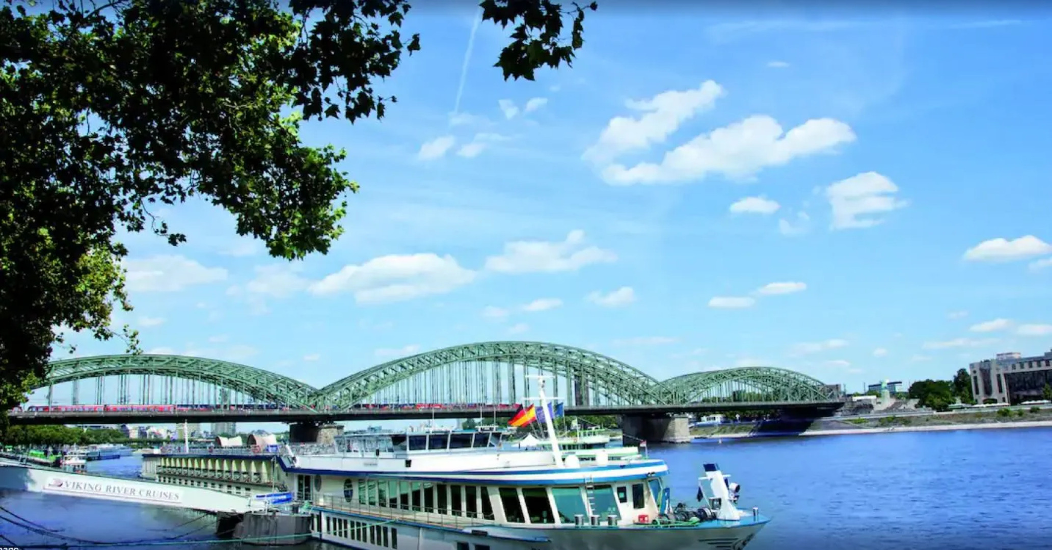 Crossgates Hotelship 3 Star - Osthafen - Frankfurt