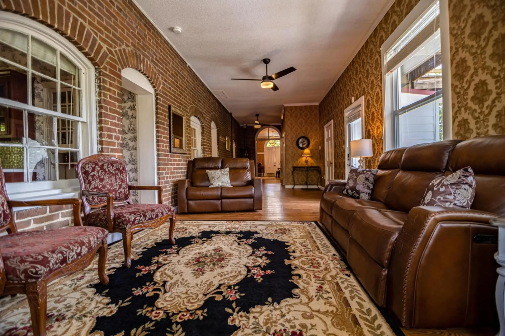 The Manor 1885 Altamont