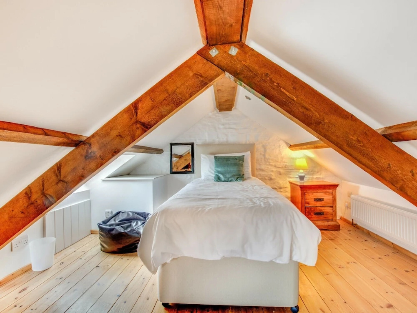 Charming Holiday Home in Haverfordwest With Meadow View