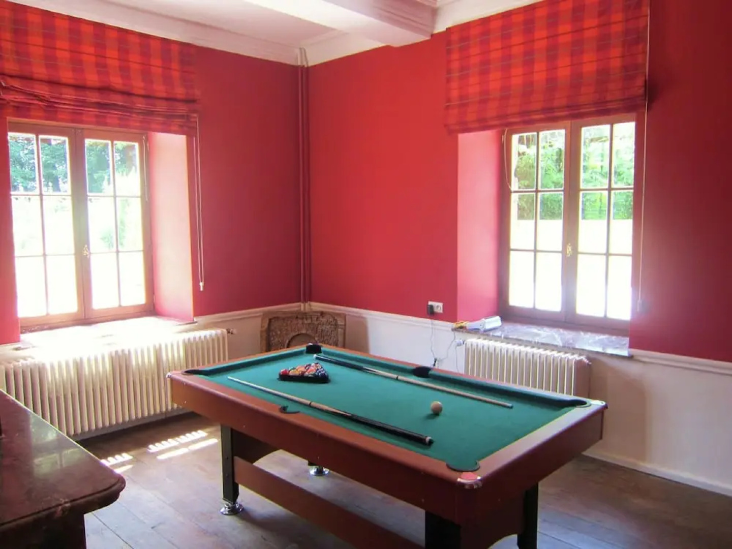 Luxury Castle, Basse-bodeux