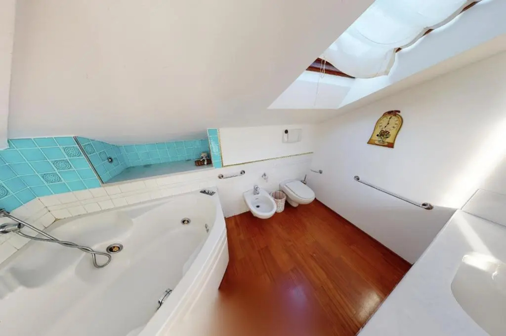 ATTICO SAN FAUSTINO 165 mq più 110 mq di terrazza- IN VILLA 700 ,VISTA MARE STREPITOSA-100 m dalla spiaggia-PARKING ESCLUSIVO-SKY,NETFLIX