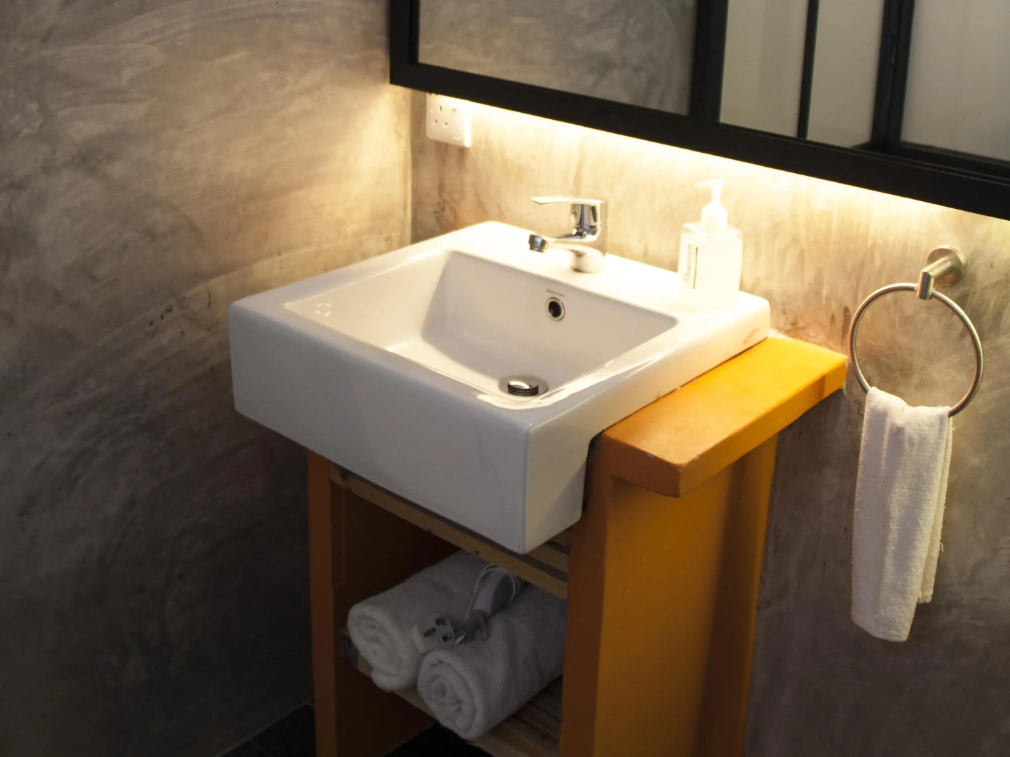 Roomies Penang Guesthouse