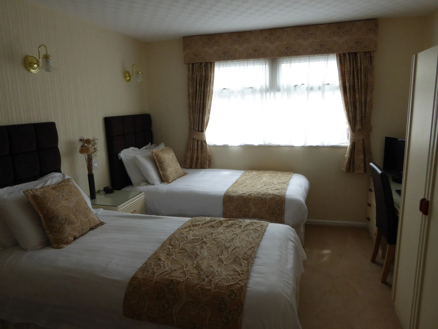 The Berwick - Over 40's Only