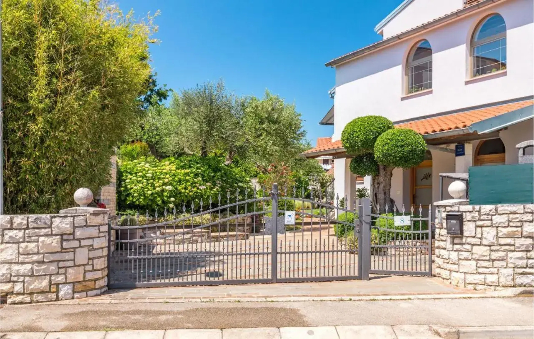 2 Bedroom Lovely Apartment in Rovinj