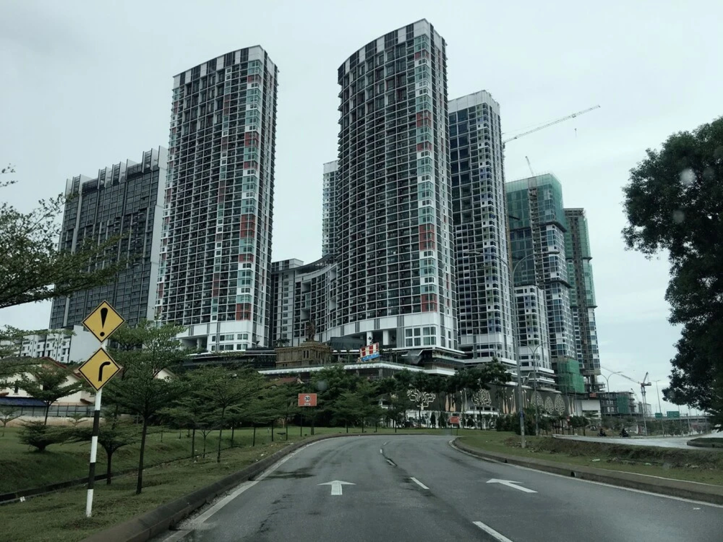 Eminent Suite @ i-Soho, i-City