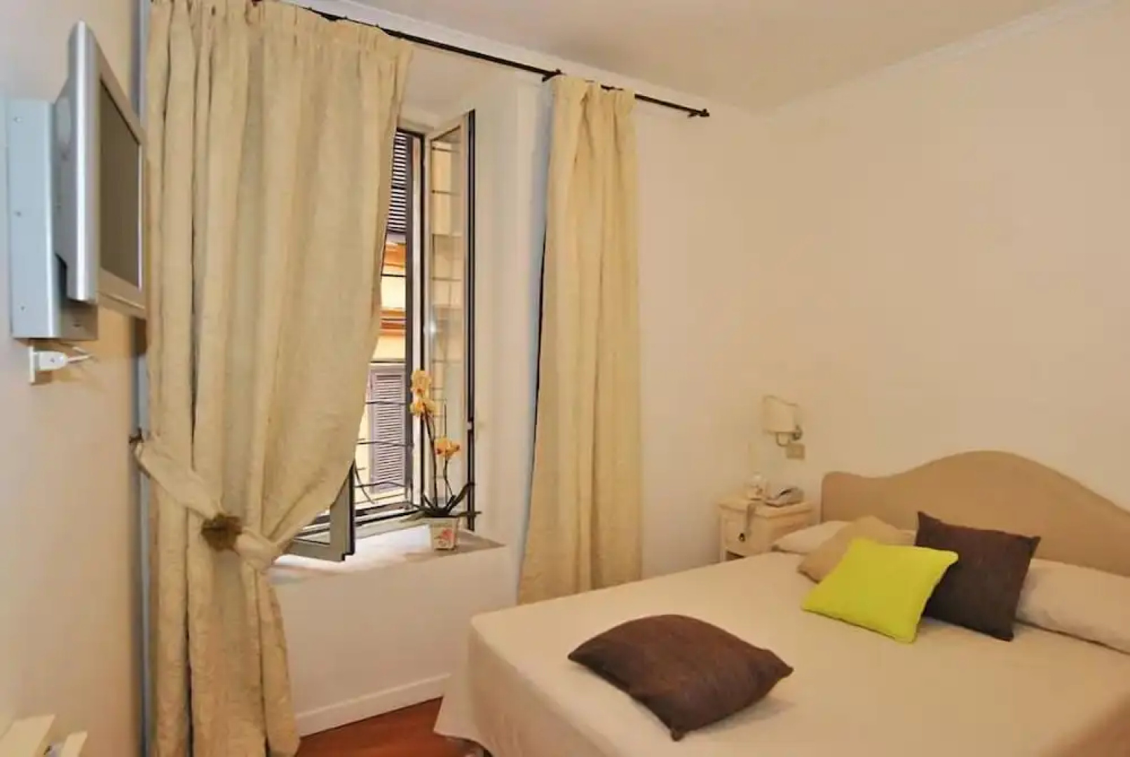 95 Rooms in Rome