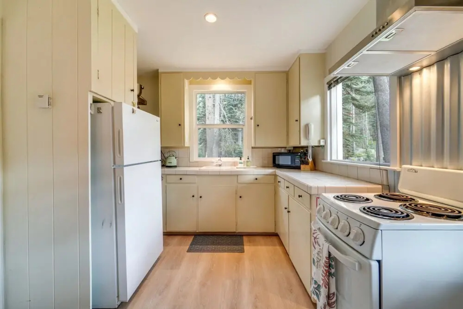 Mountain Cabin With Deck < 1 Mile to Ski Resort!