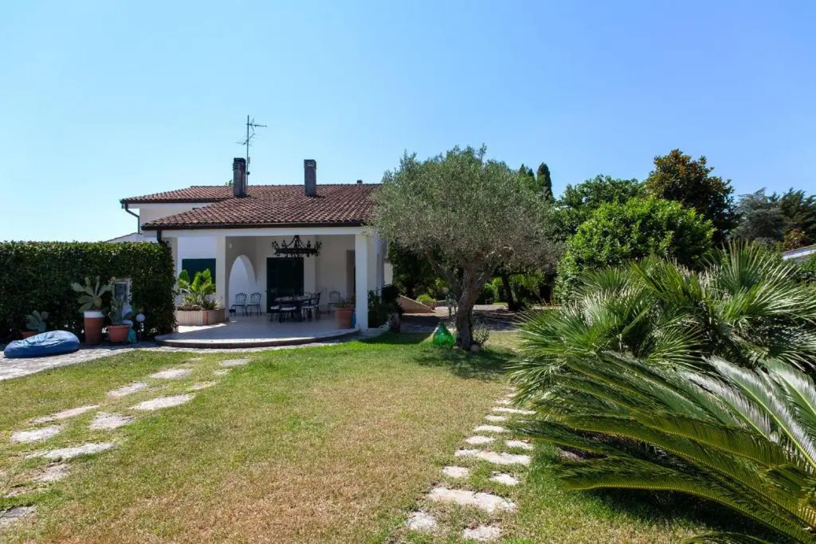 Villa con grande piscina privata e 5 camere m550