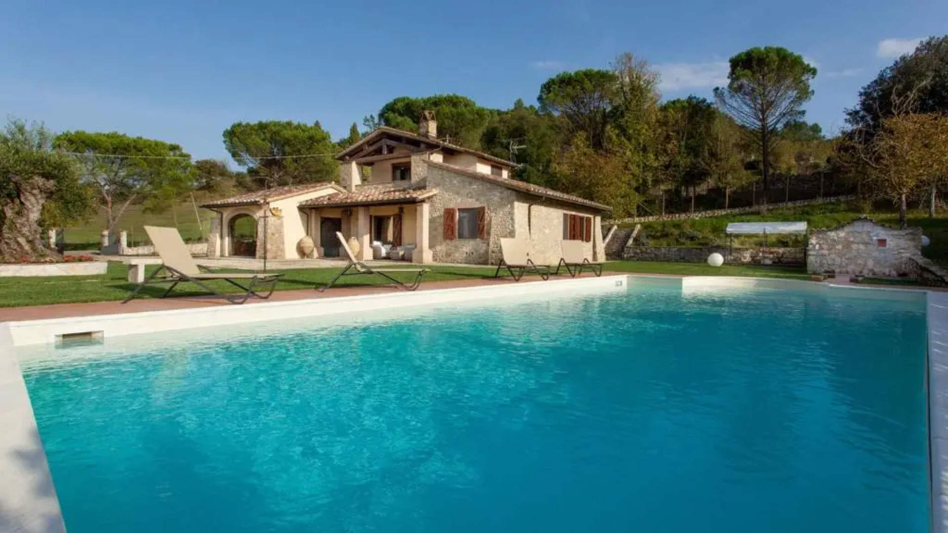 GENIUS LOCI 6&1, Emma Villas