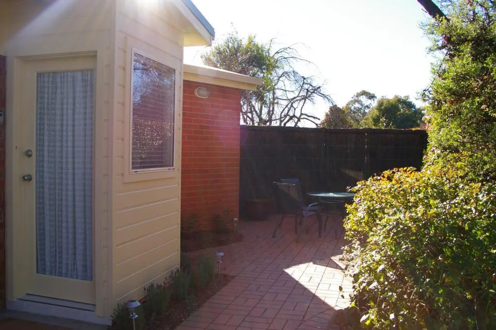 Deakin Executive Apartment