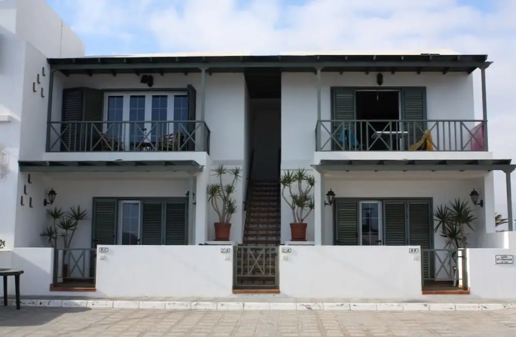 Apartamentos El Charcon