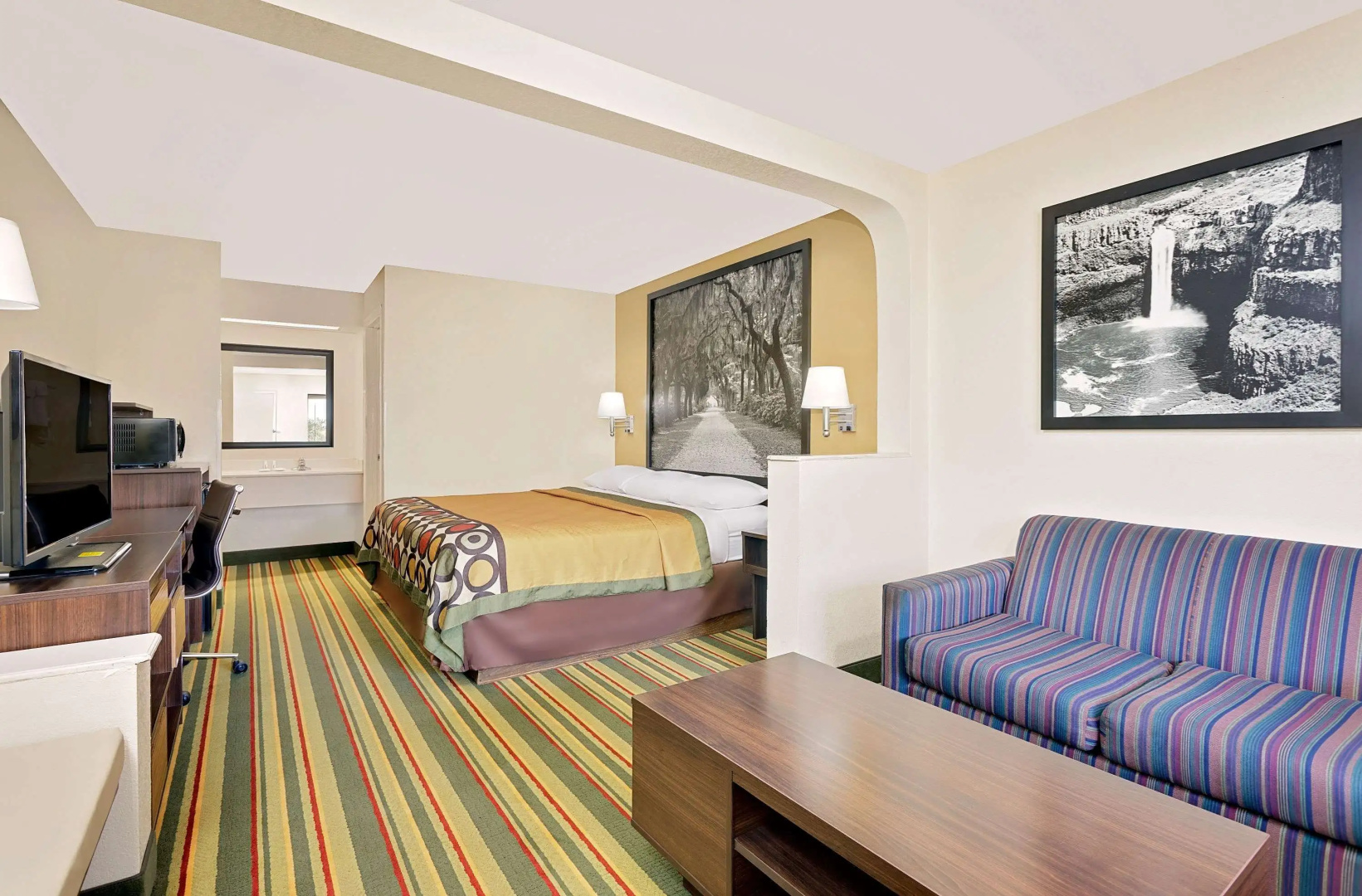 Super 8 by Wyndham Byron/South Macon