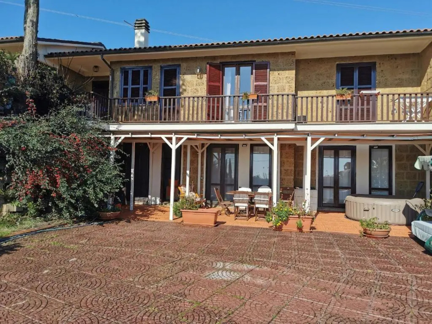 3 bedrooms appartement with private pool jacuzzi and enclosed garden at Fabrica di Roma