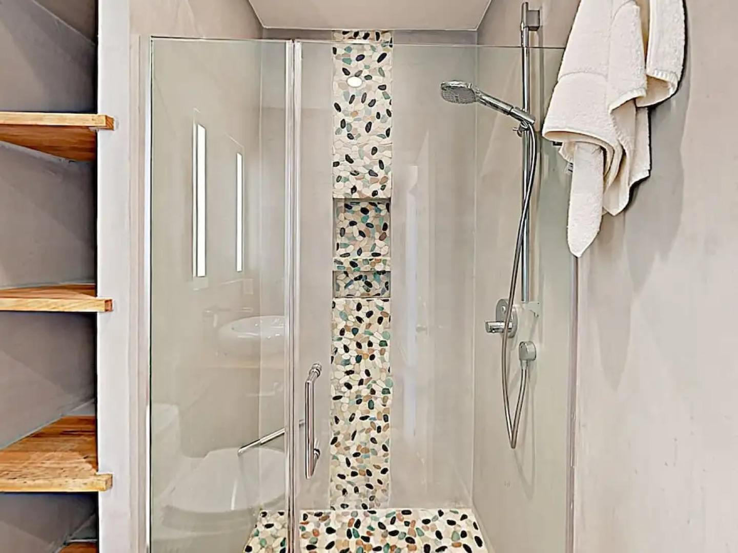 Oceanfront W/ Pool - Steps To Beach! 2 Bedroom Condo