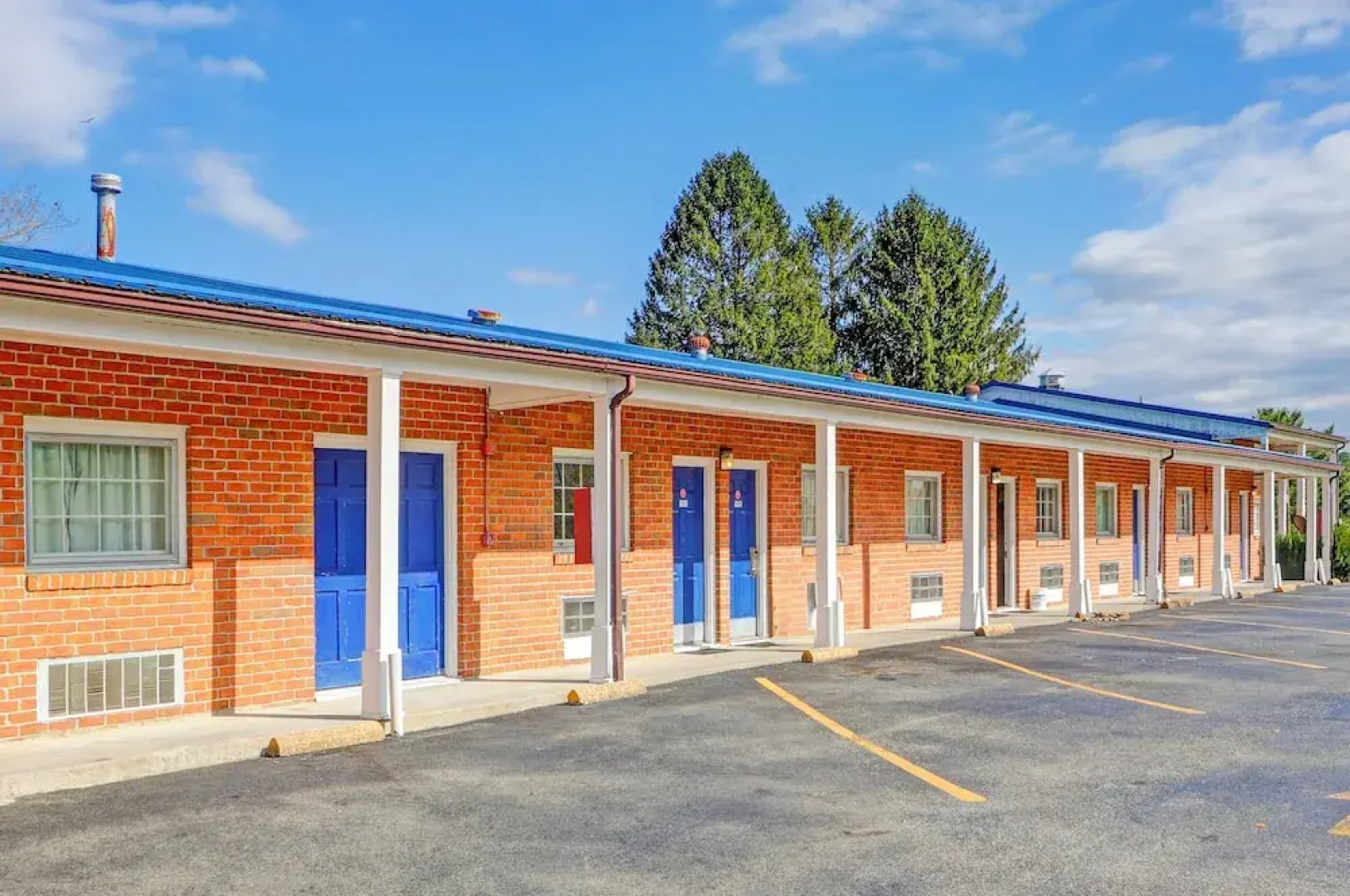 Hotel O Relax Inn Lewisburg near I-64