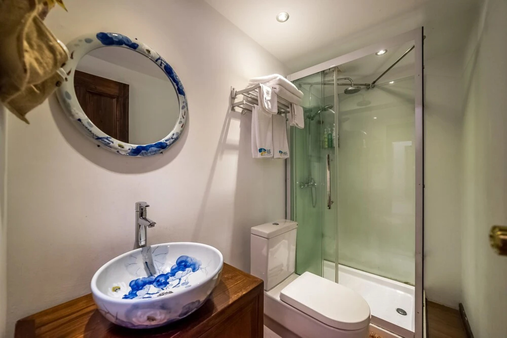 Jiusitang Travelling With hotel