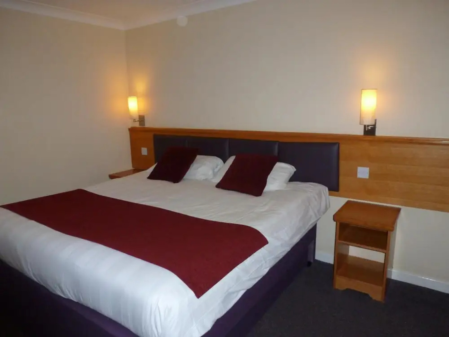 Wheatsheaf Hotel By Greene King Inns