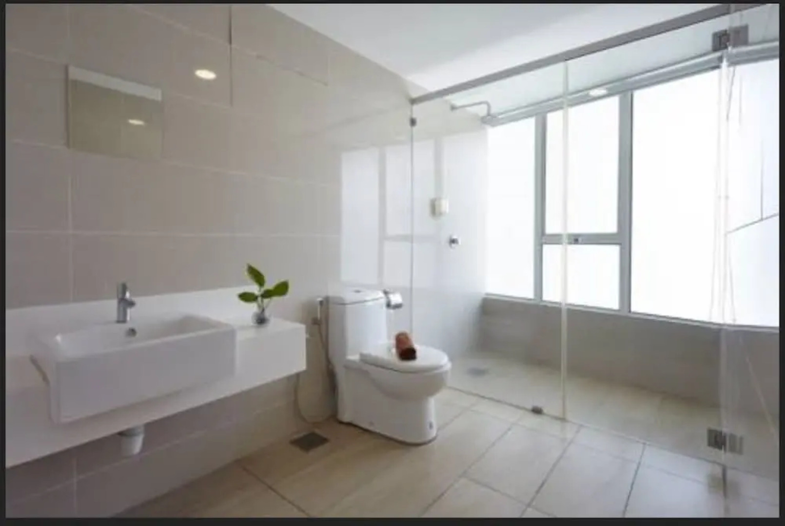 Sky Bungalow Green Beverly Hills