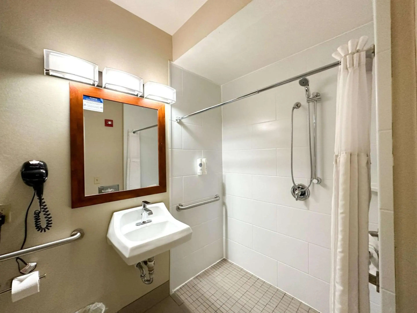 Country Inn & Suites by Radisson, Rock Falls, IL
