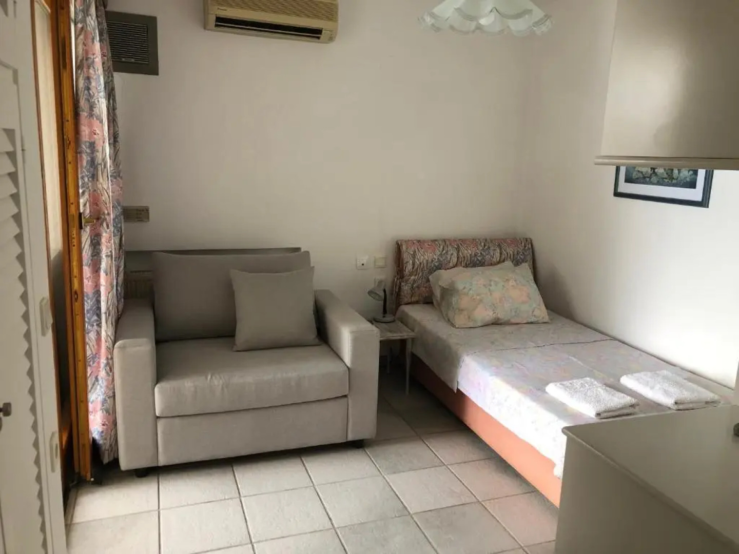 Sea-side 3 BEDROOM- BEACH HOUSE