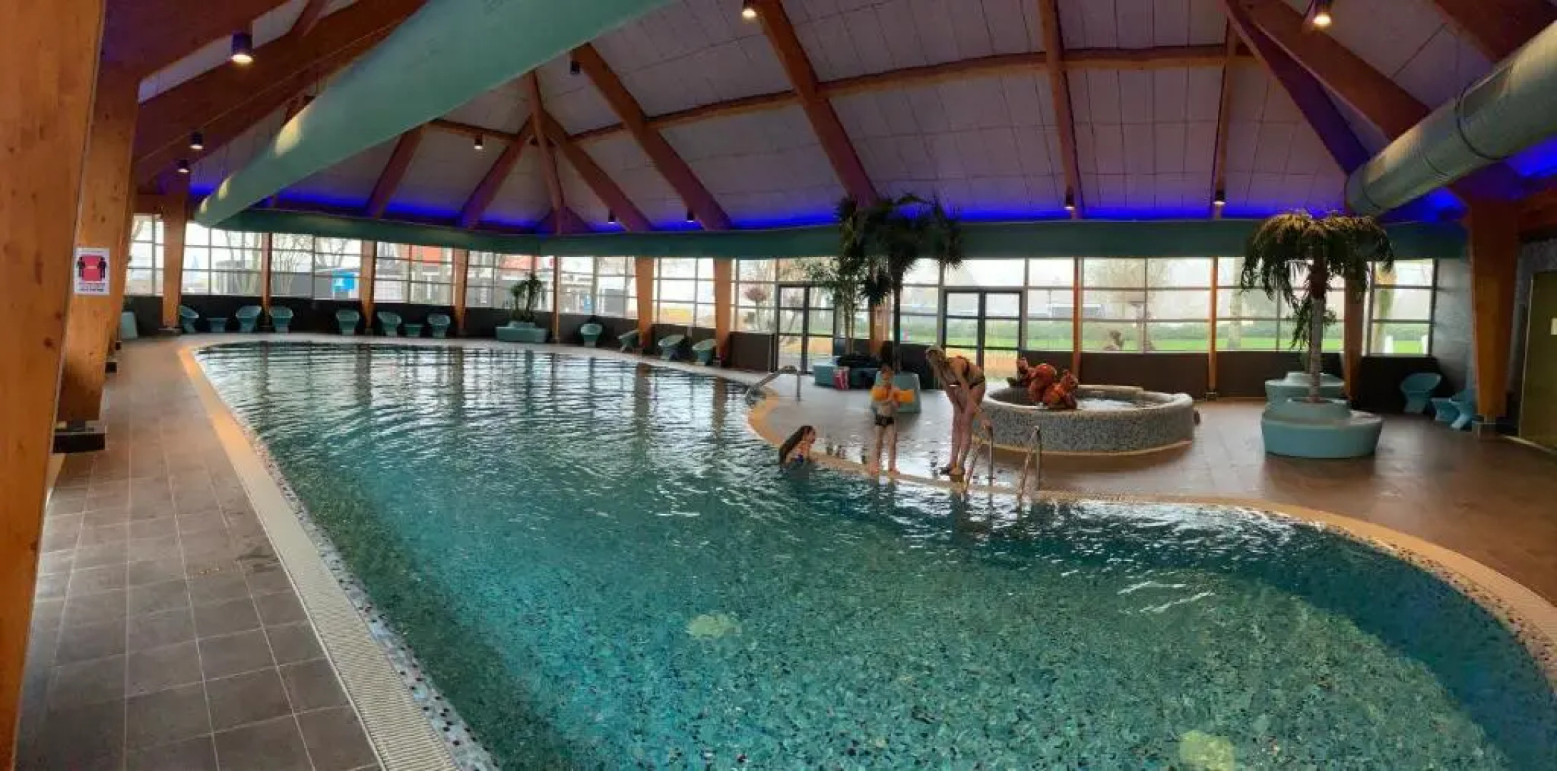 BadHoophuizen 6-per Bungalow Veluwemeer Trampoline