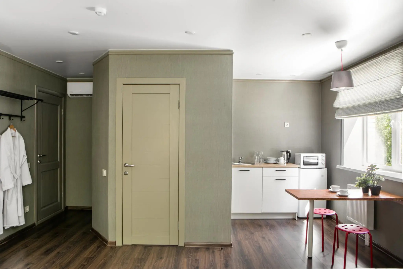 Home Hotel (Хоум Хотел)