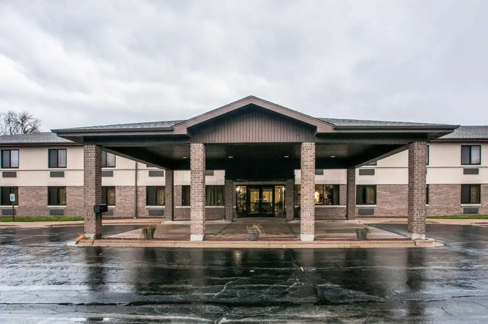 Econo Lodge Inn & Suites Oconto