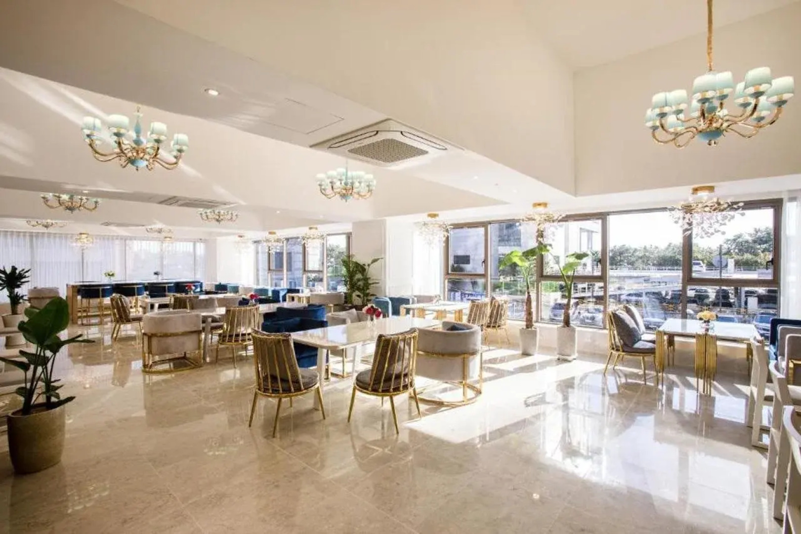 Baymond Hotel