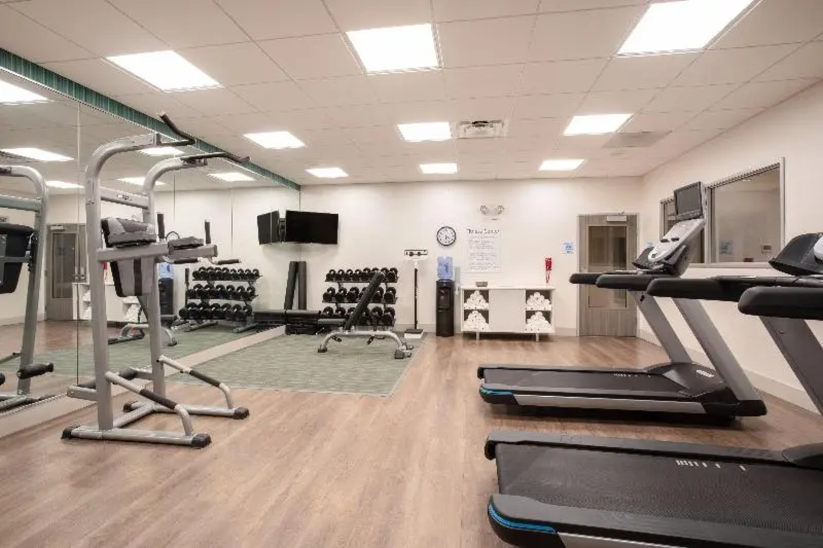 Hol. Inn Exp. And Suites Denver Ne - Brighton