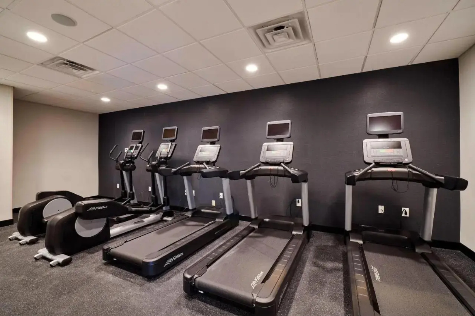 Clarion Hotel & Conference Ctr