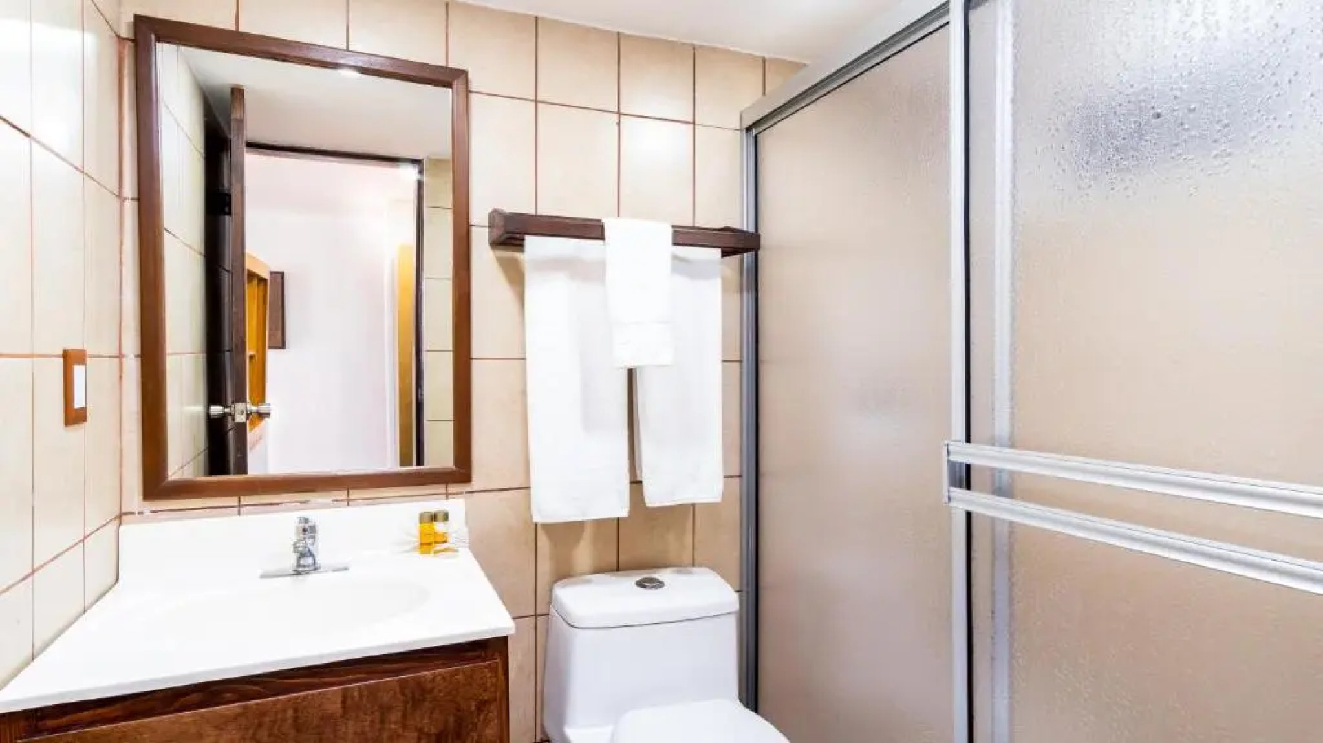 Puerto Nuevo Baja Hotel & Villas