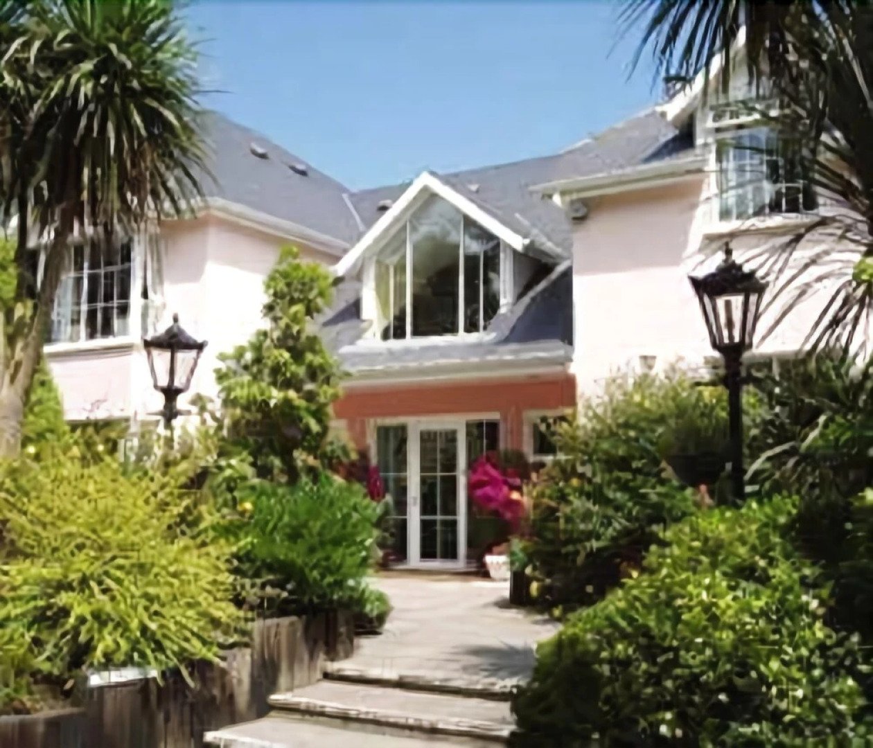 The Grove Lodge Guesthouse & Country Club