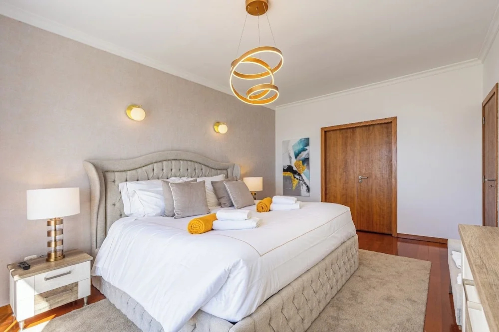 Luxury Villa With Private Heated Pool, Garden and Views of the sea and Mountains