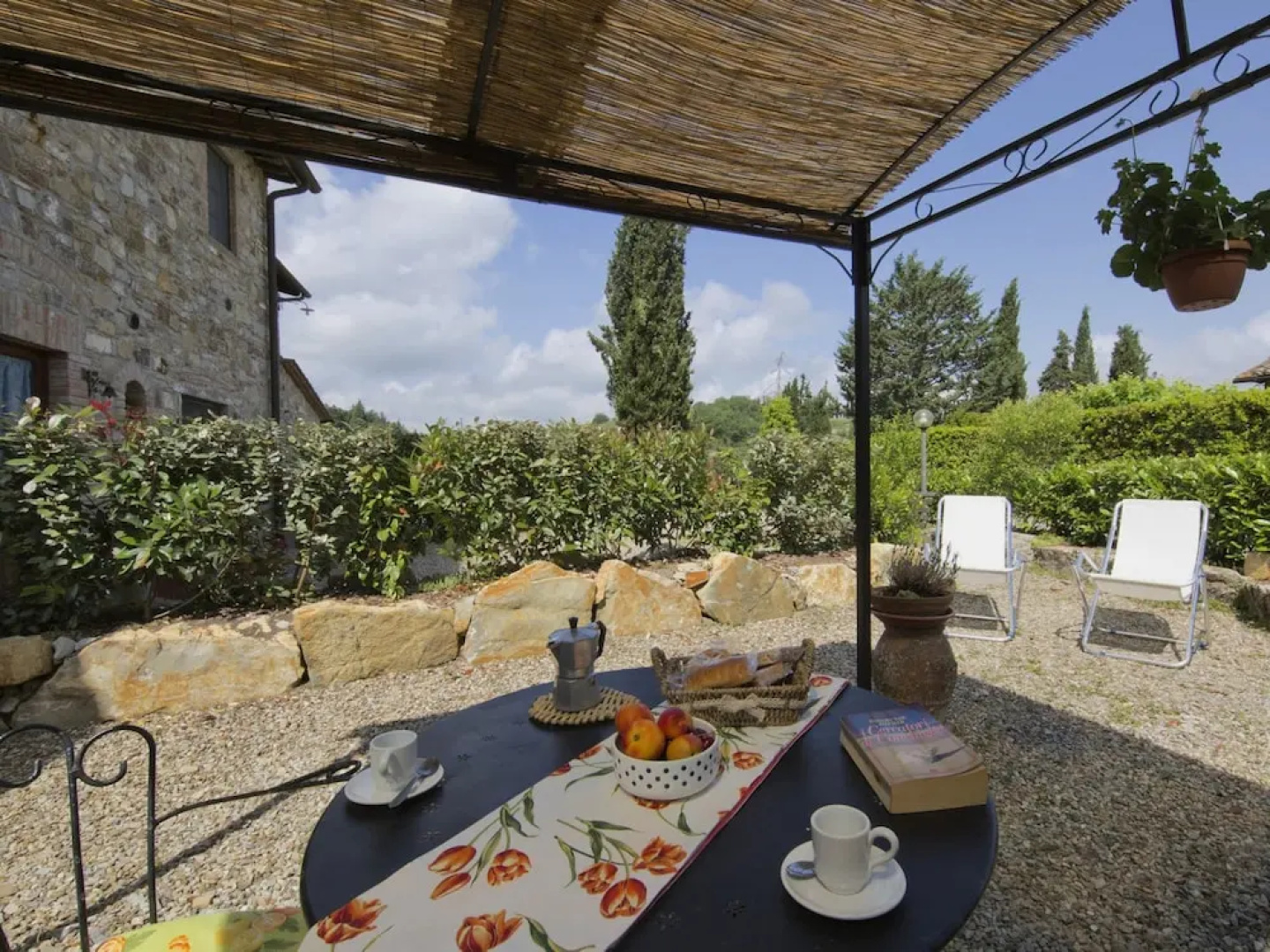 Apartment in Radda With Garden
