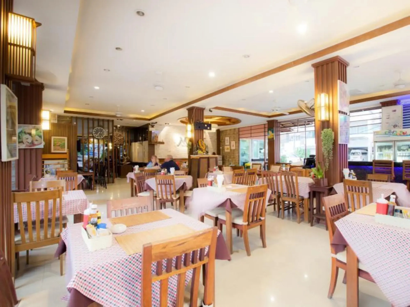 Pipikuku Hotel & Restaurant