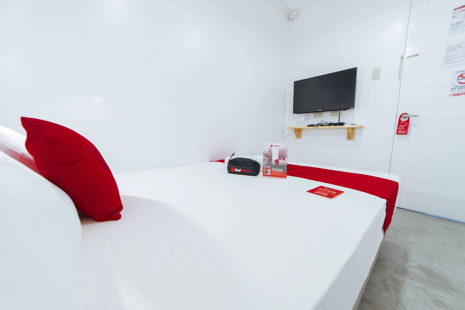 RedDoorz Plus @ Danlig Street Makati