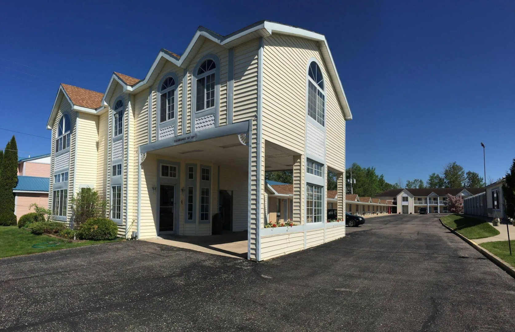 Thunderbird Inn