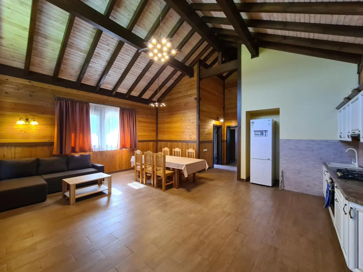 Коттедж В5 на базе отдыха Новинки Парк