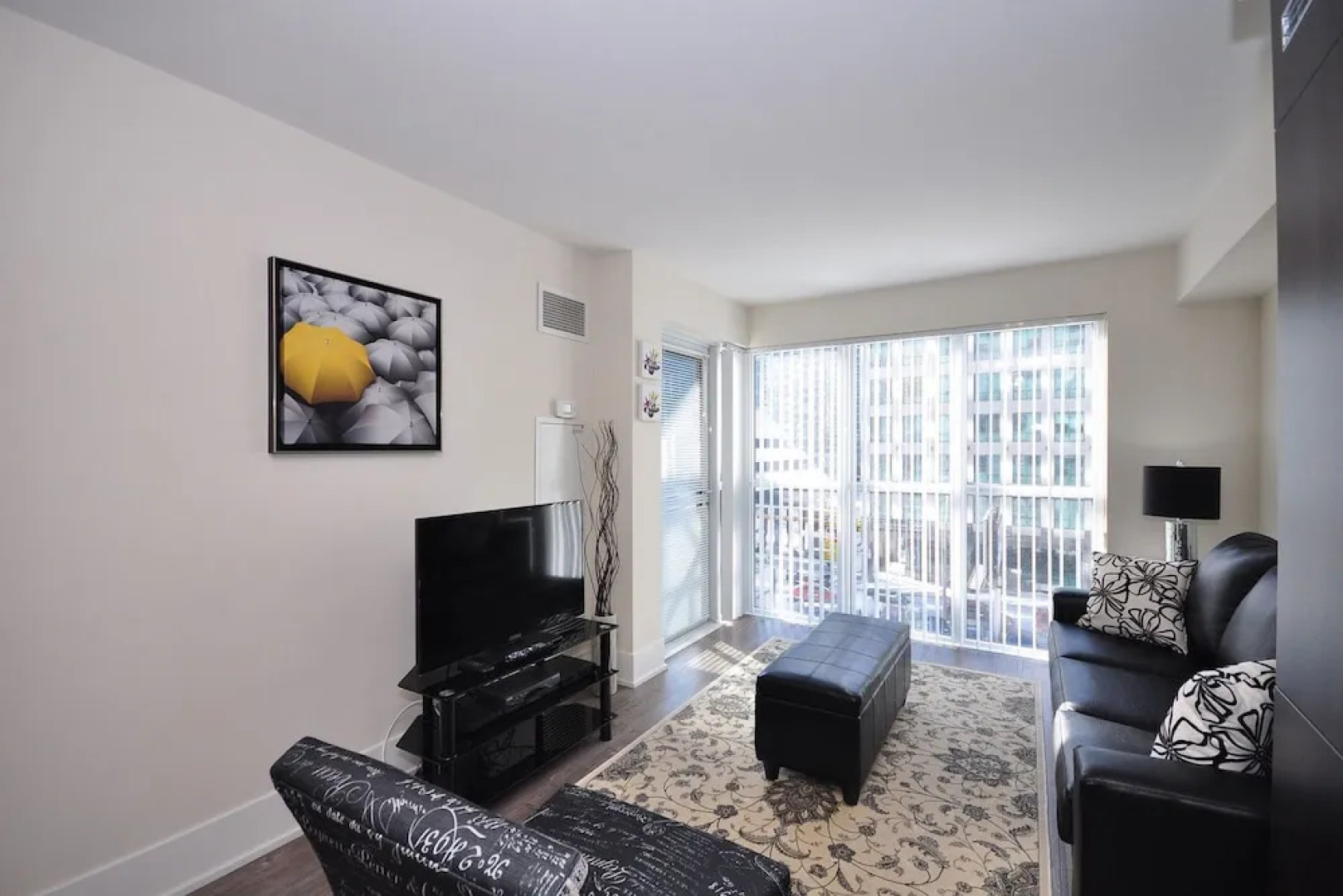 Whitehall Suites - Front Street West