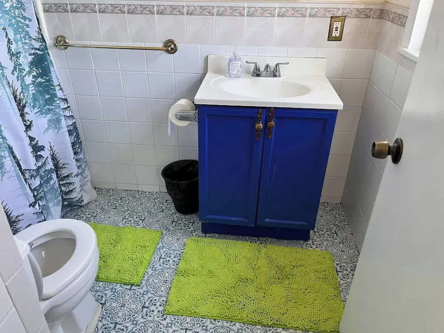 Amazing Three Bedrooms Apartment