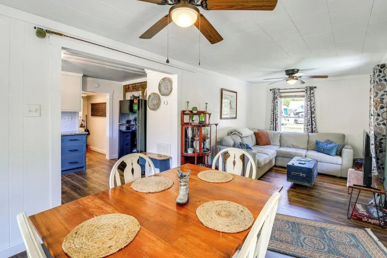 Walk to River & Trails: Cozy Damascus Cottage!