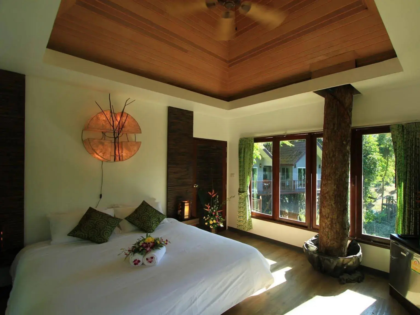 Rock And Treehouse Resort