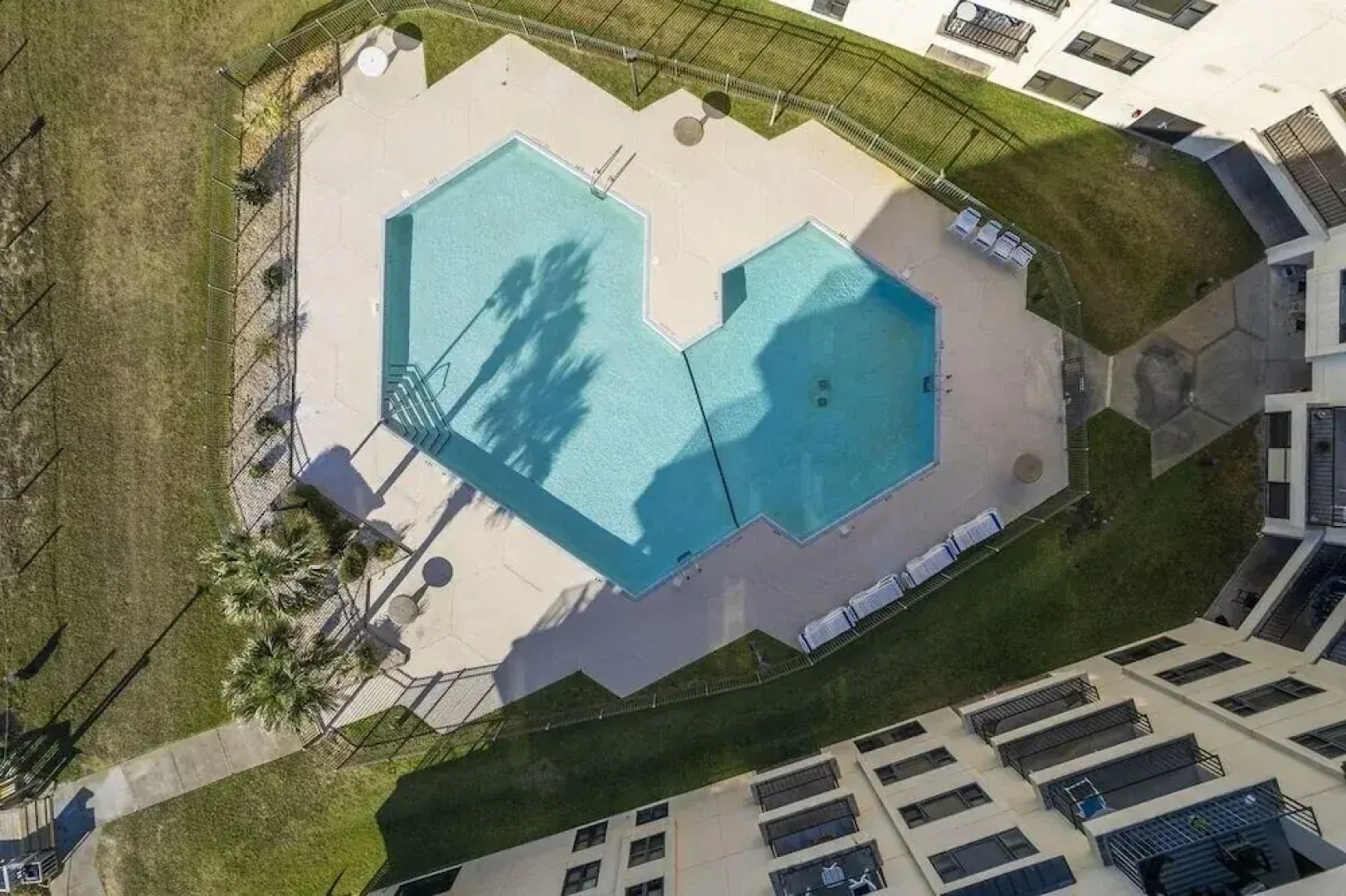 Summer Winds 231-b 3 Bedroom Condo by RedAwning